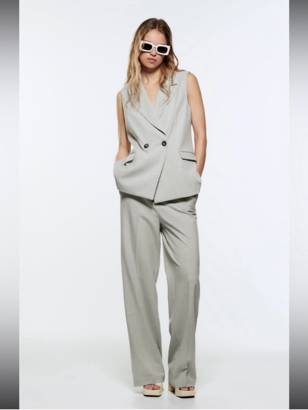 Zara Grey tailored vest double breast
with matching wide leg pants!